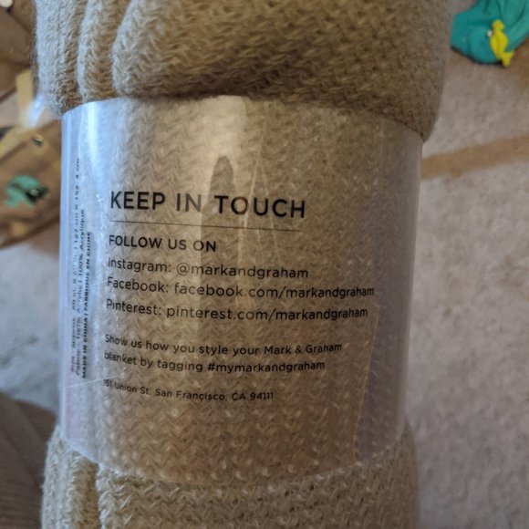 NWT, Mark & Graham Knit Throw - Picture 3 of 3